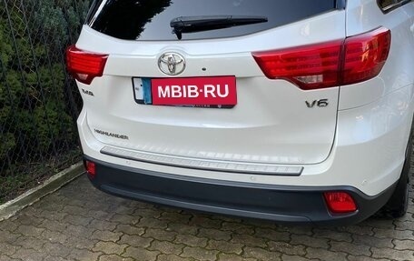 Toyota Highlander III, 2014 год, 2 900 000 рублей, 4 фотография