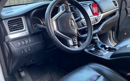 Toyota Highlander III, 2014 год, 2 900 000 рублей, 6 фотография