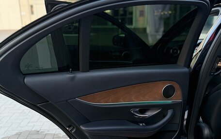 Mercedes-Benz E-Класс, 2018 год, 3 150 000 рублей, 24 фотография