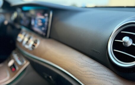 Mercedes-Benz E-Класс, 2018 год, 3 150 000 рублей, 28 фотография