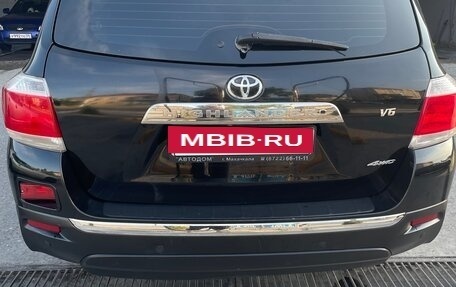 Toyota Highlander III, 2012 год, 1 700 000 рублей, 2 фотография