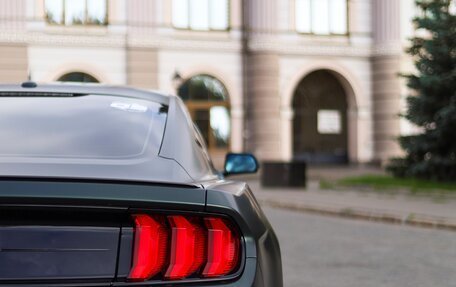 Ford Mustang VI рестайлинг, 2019 год, 3 200 000 рублей, 9 фотография