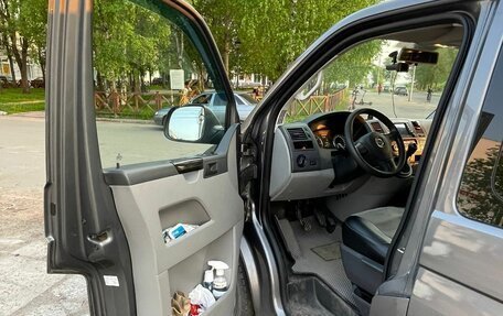 Volkswagen Caravelle T5, 2013 год, 2 300 000 рублей, 4 фотография