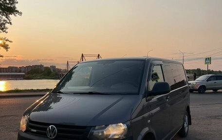 Volkswagen Caravelle T5, 2013 год, 2 300 000 рублей, 8 фотография