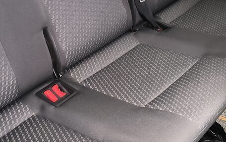 Volkswagen Caravelle T5, 2013 год, 2 300 000 рублей, 17 фотография
