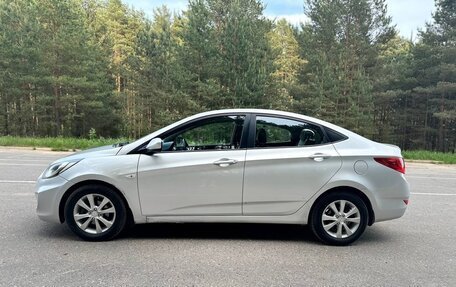 Hyundai Solaris II рестайлинг, 2011 год, 725 000 рублей, 3 фотография