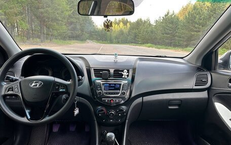 Hyundai Solaris II рестайлинг, 2011 год, 725 000 рублей, 12 фотография