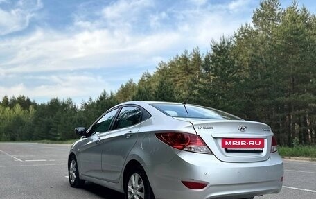 Hyundai Solaris II рестайлинг, 2011 год, 725 000 рублей, 4 фотография