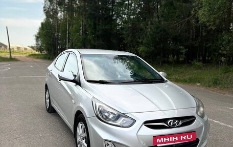 Hyundai Solaris II рестайлинг, 2011 год, 725 000 рублей, 9 фотография
