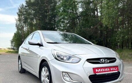 Hyundai Solaris II рестайлинг, 2011 год, 725 000 рублей, 8 фотография