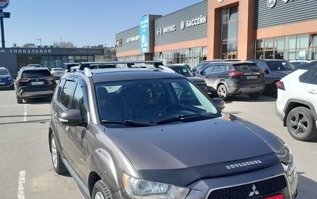 Mitsubishi Outlander III рестайлинг 3, 2010 год, 1 300 000 рублей, 18 фотография