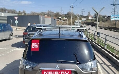 Mitsubishi Outlander III рестайлинг 3, 2010 год, 1 300 000 рублей, 13 фотография