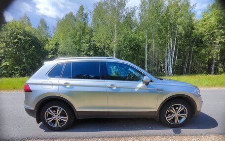 Volkswagen Tiguan II, 2017 год, 2 450 000 рублей, 3 фотография