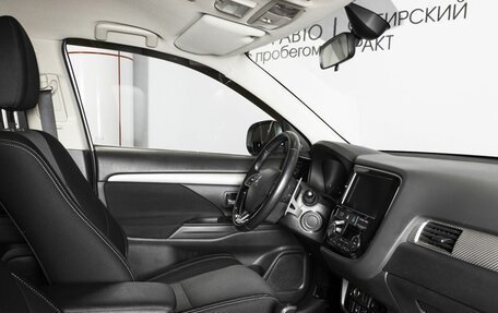 Mitsubishi Outlander III рестайлинг 3, 2018 год, 2 090 000 рублей, 4 фотография