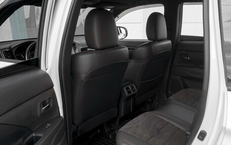 Mitsubishi Outlander III рестайлинг 3, 2022 год, 2 799 000 рублей, 11 фотография