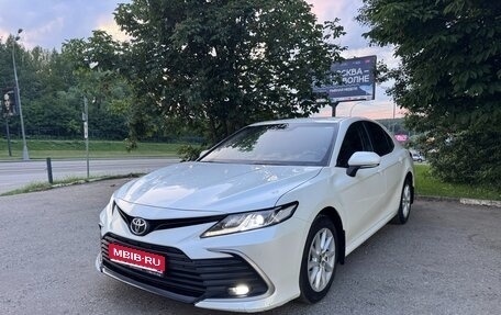 Toyota Camry, 2022 год, 2 700 000 рублей, 1 фотография