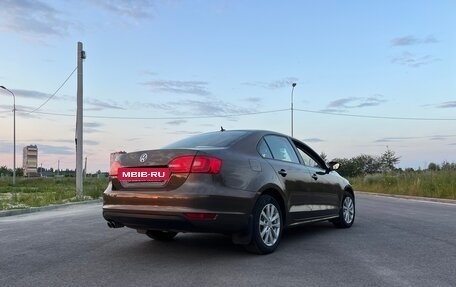 Volkswagen Jetta VI, 2011 год, 1 000 000 рублей, 3 фотография