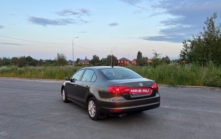 Volkswagen Jetta VI, 2011 год, 1 000 000 рублей, 4 фотография