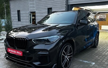 BMW X5, 2019 год, 8 060 000 рублей, 2 фотография