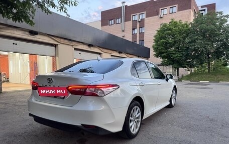 Toyota Camry, 2022 год, 2 700 000 рублей, 4 фотография