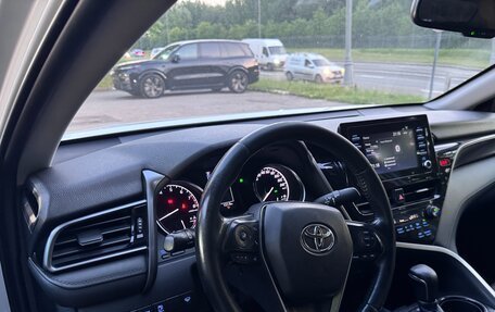 Toyota Camry, 2022 год, 2 700 000 рублей, 10 фотография