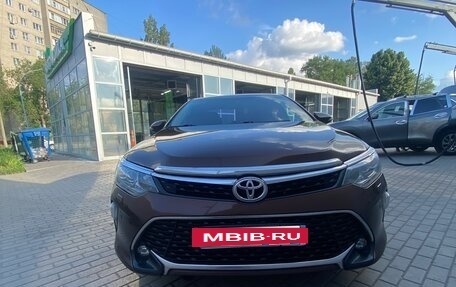 Toyota Camry, 2017 год, 2 570 000 рублей, 6 фотография