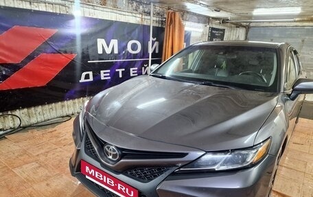 Toyota Camry, 2017 год, 2 200 000 рублей, 3 фотография