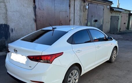 Hyundai Solaris II рестайлинг, 2018 год, 1 325 000 рублей, 3 фотография