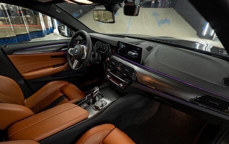 BMW M5, 2018 год, 5 990 000 рублей, 28 фотография