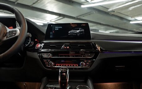 BMW M5, 2018 год, 5 990 000 рублей, 34 фотография