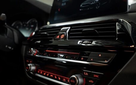 BMW M5, 2018 год, 5 990 000 рублей, 32 фотография