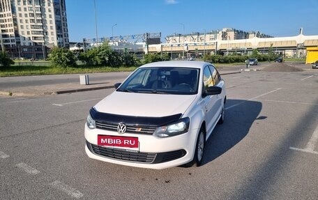 Volkswagen Polo VI (EU Market), 2013 год, 815 000 рублей, 2 фотография