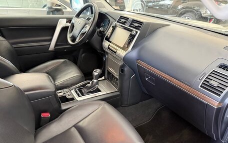 Toyota Land Cruiser Prado 150 рестайлинг 2, 2020 год, 6 300 000 рублей, 6 фотография