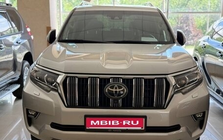 Toyota Land Cruiser Prado 150 рестайлинг 2, 2020 год, 6 300 000 рублей, 2 фотография