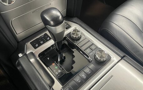 Toyota Land Cruiser 200, 2016 год, 6 325 000 рублей, 16 фотография