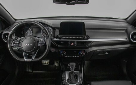 KIA Cerato IV, 2022 год, 2 420 000 рублей, 13 фотография