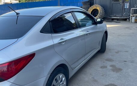 Hyundai Solaris II рестайлинг, 2013 год, 650 000 рублей, 3 фотография