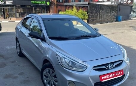 Hyundai Solaris II рестайлинг, 2013 год, 650 000 рублей, 2 фотография