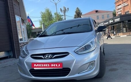 Hyundai Solaris II рестайлинг, 2013 год, 650 000 рублей, 4 фотография