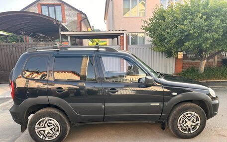 Chevrolet Niva I рестайлинг, 2015 год, 689 000 рублей, 11 фотография