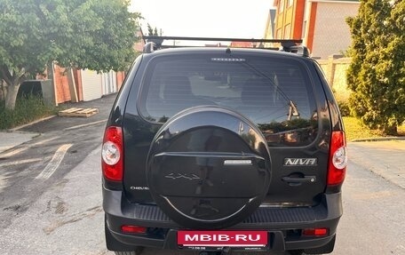 Chevrolet Niva I рестайлинг, 2015 год, 689 000 рублей, 17 фотография