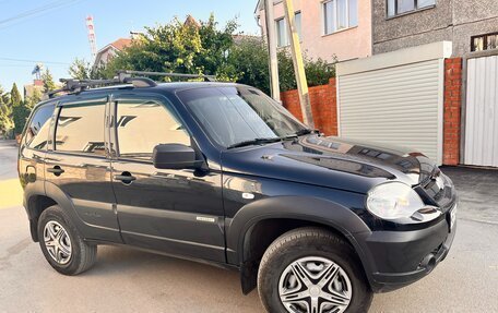 Chevrolet Niva I рестайлинг, 2015 год, 689 000 рублей, 21 фотография