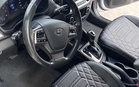Hyundai Solaris II рестайлинг, 2018 год, 1 350 000 рублей, 7 фотография
