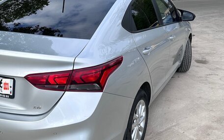 Hyundai Solaris II рестайлинг, 2018 год, 1 350 000 рублей, 3 фотография