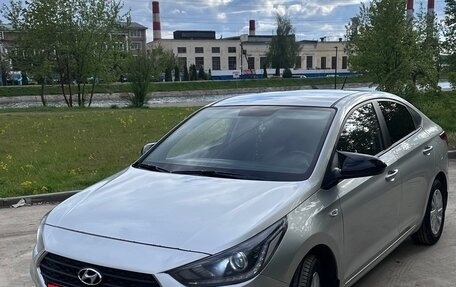 Hyundai Solaris II рестайлинг, 2018 год, 1 350 000 рублей, 11 фотография
