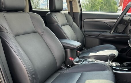 Mitsubishi Outlander III рестайлинг 3, 2020 год, 2 590 000 рублей, 17 фотография