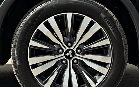 Mitsubishi Outlander III рестайлинг 3, 2020 год, 2 590 000 рублей, 32 фотография