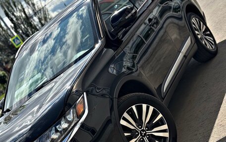Mitsubishi Outlander III рестайлинг 3, 2020 год, 2 590 000 рублей, 30 фотография