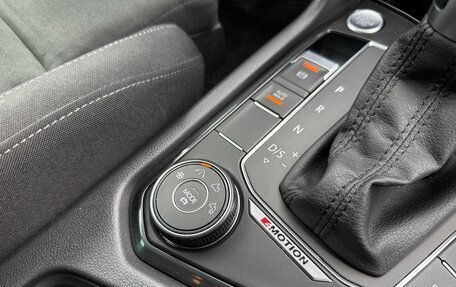 Volkswagen Tiguan II, 2018 год, 2 740 000 рублей, 18 фотография