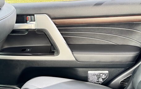 Toyota Land Cruiser 200, 2019 год, 6 800 000 рублей, 10 фотография